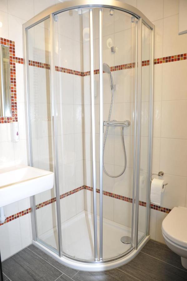 Hotel Gasthof Kamml Wals-Siezenheim Стая снимка